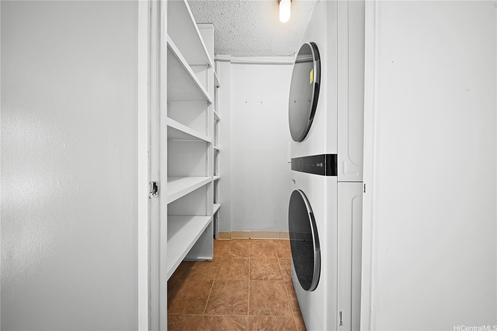 1030 Aoloa Place 5/105B