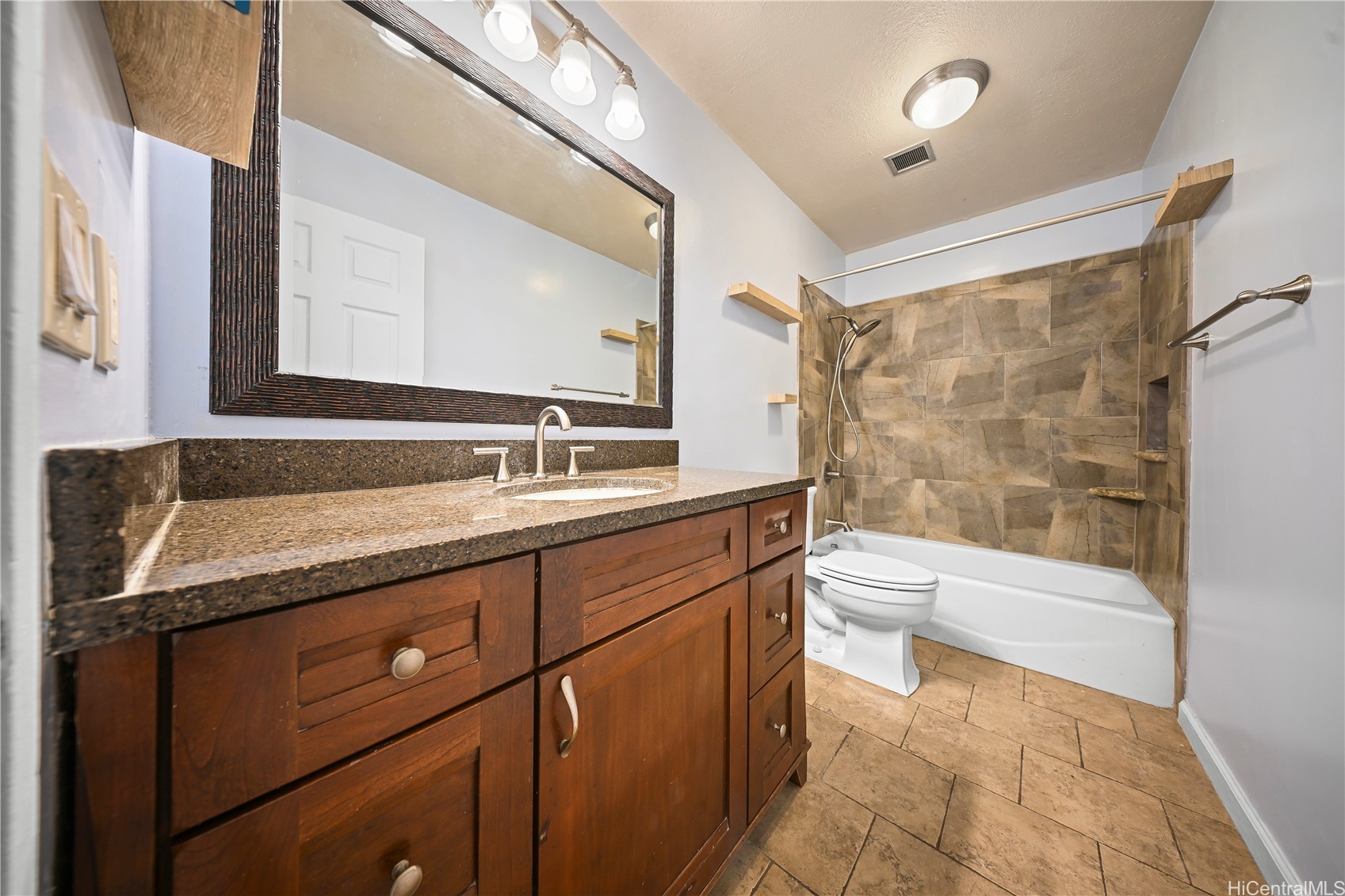 1030 Aoloa Place 5/105B