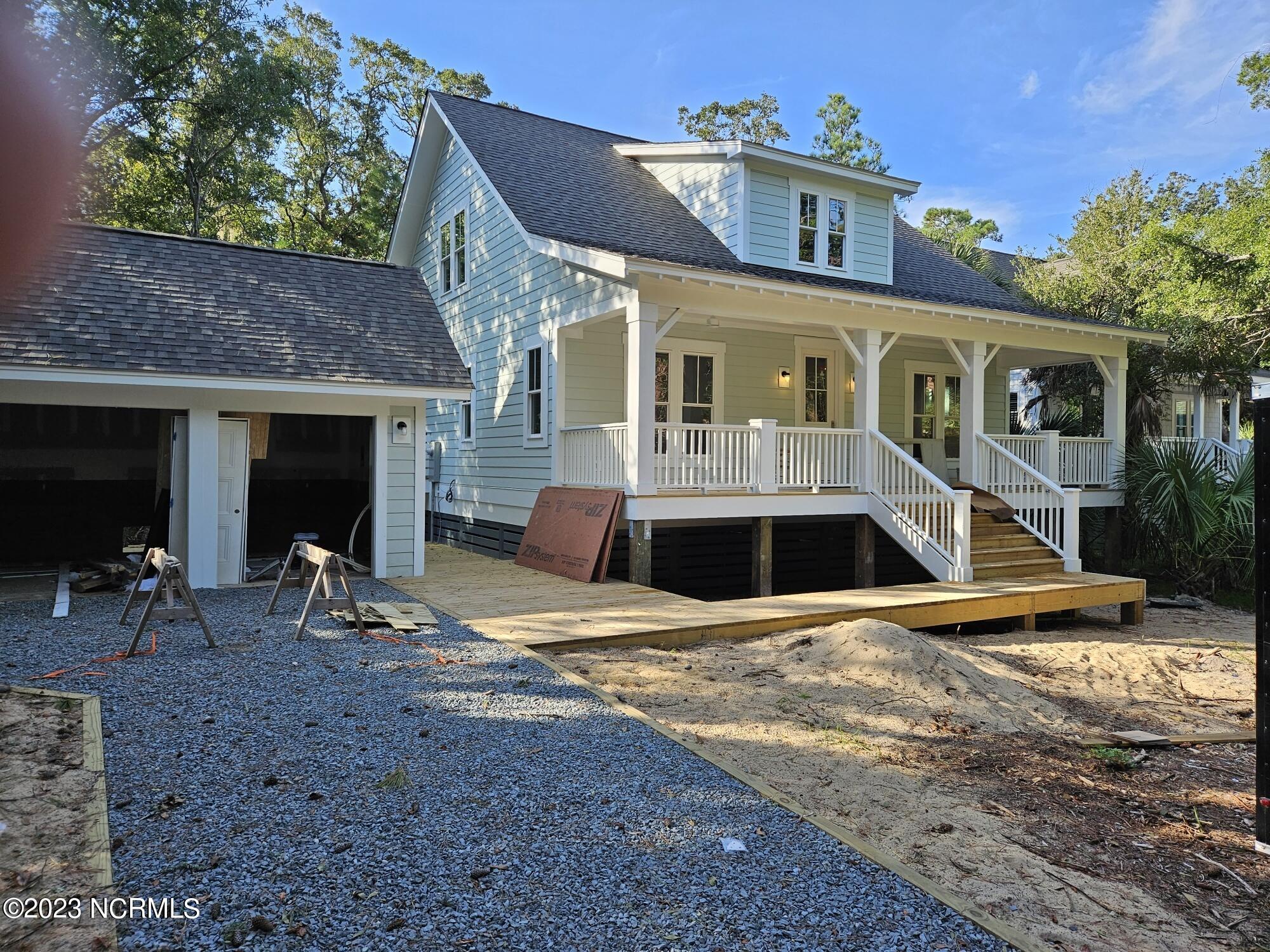 16 Fort Holmes Trail