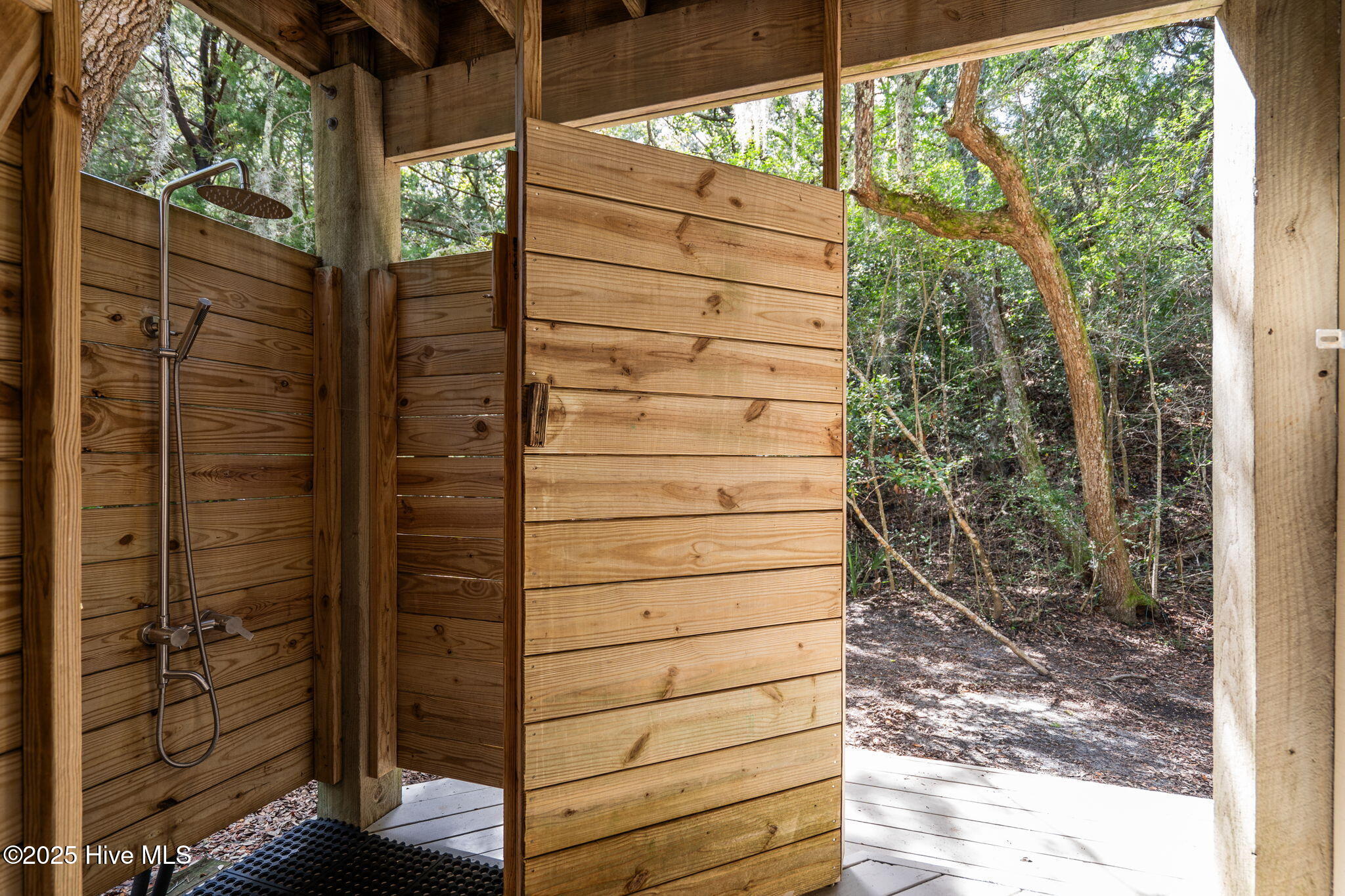 30 Three Flipper Trail