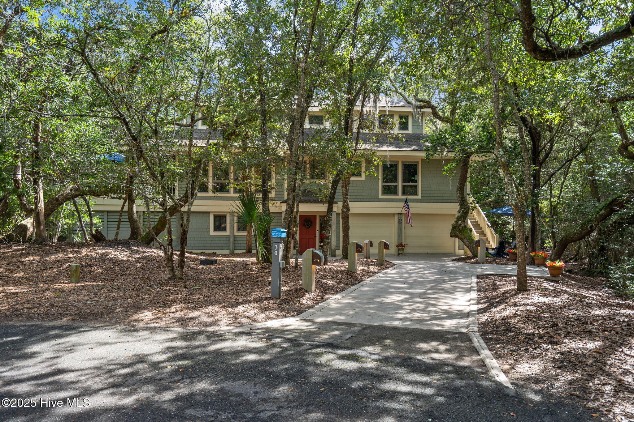 30 Three Flipper Trail