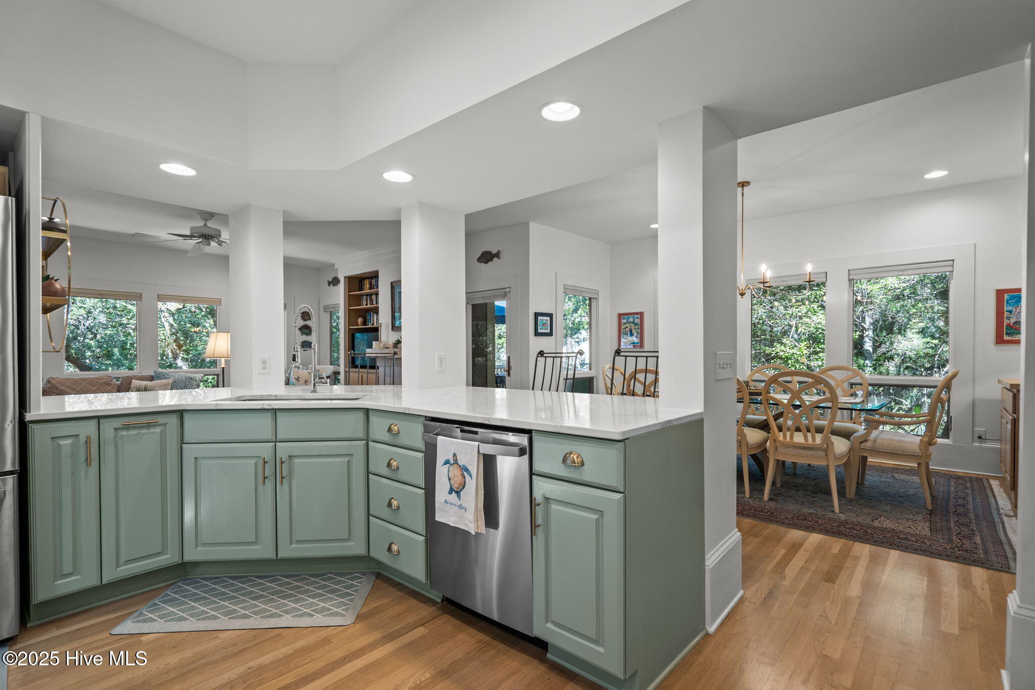 30 Three Flipper Trail