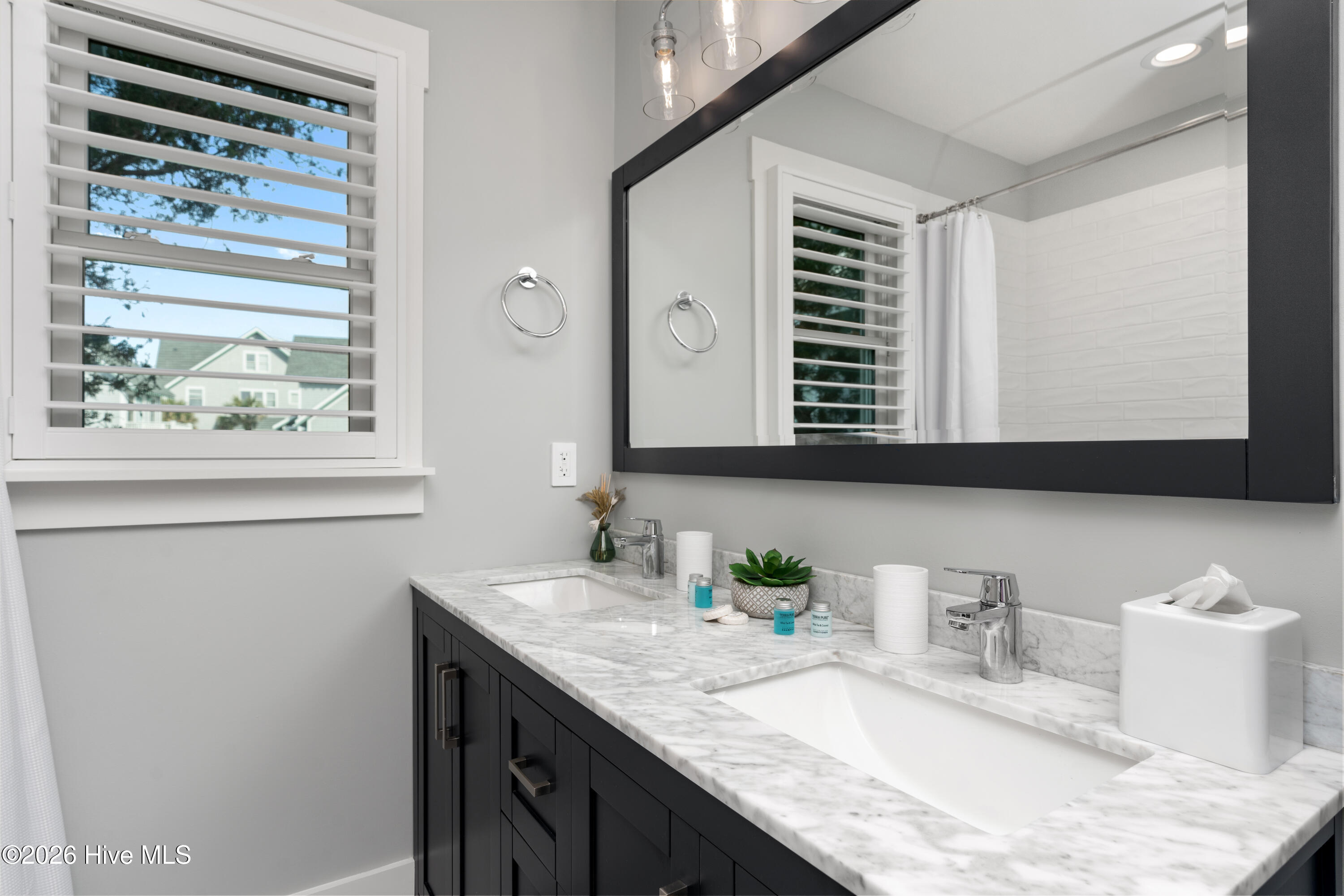 12 Scotch Bonnet Lane