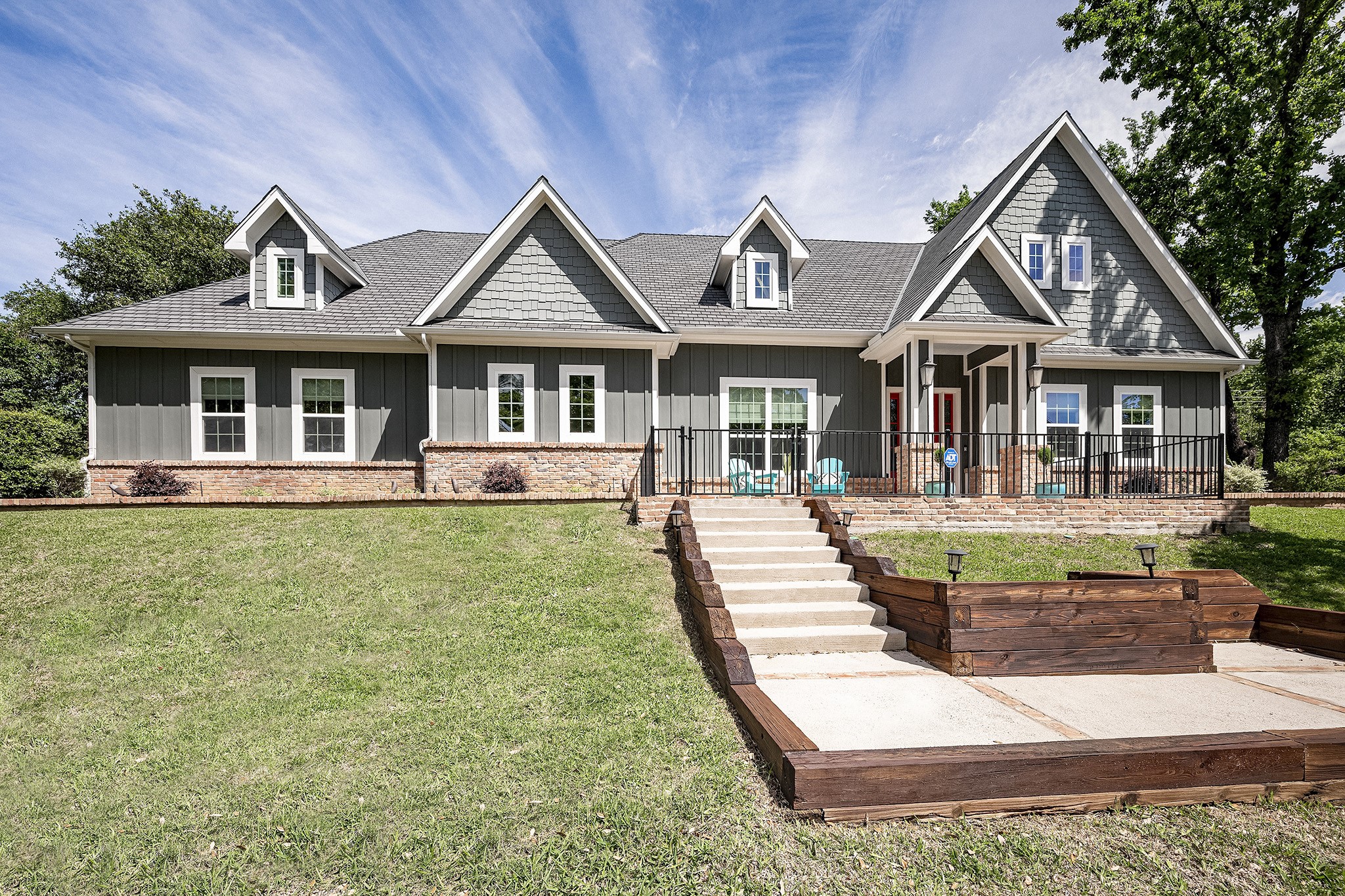 920 Edgecliff Drive