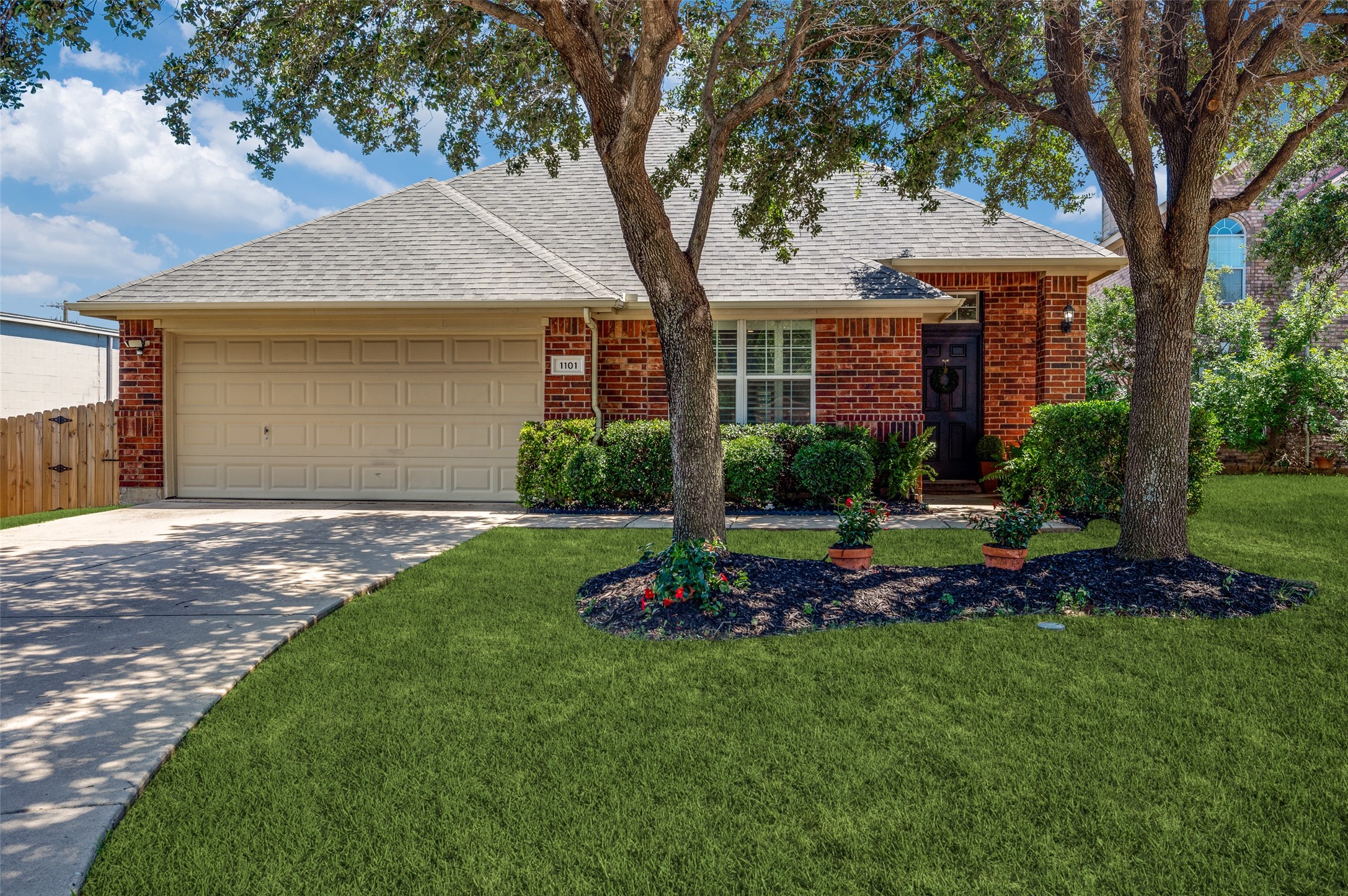 1101 Oakridge Drive