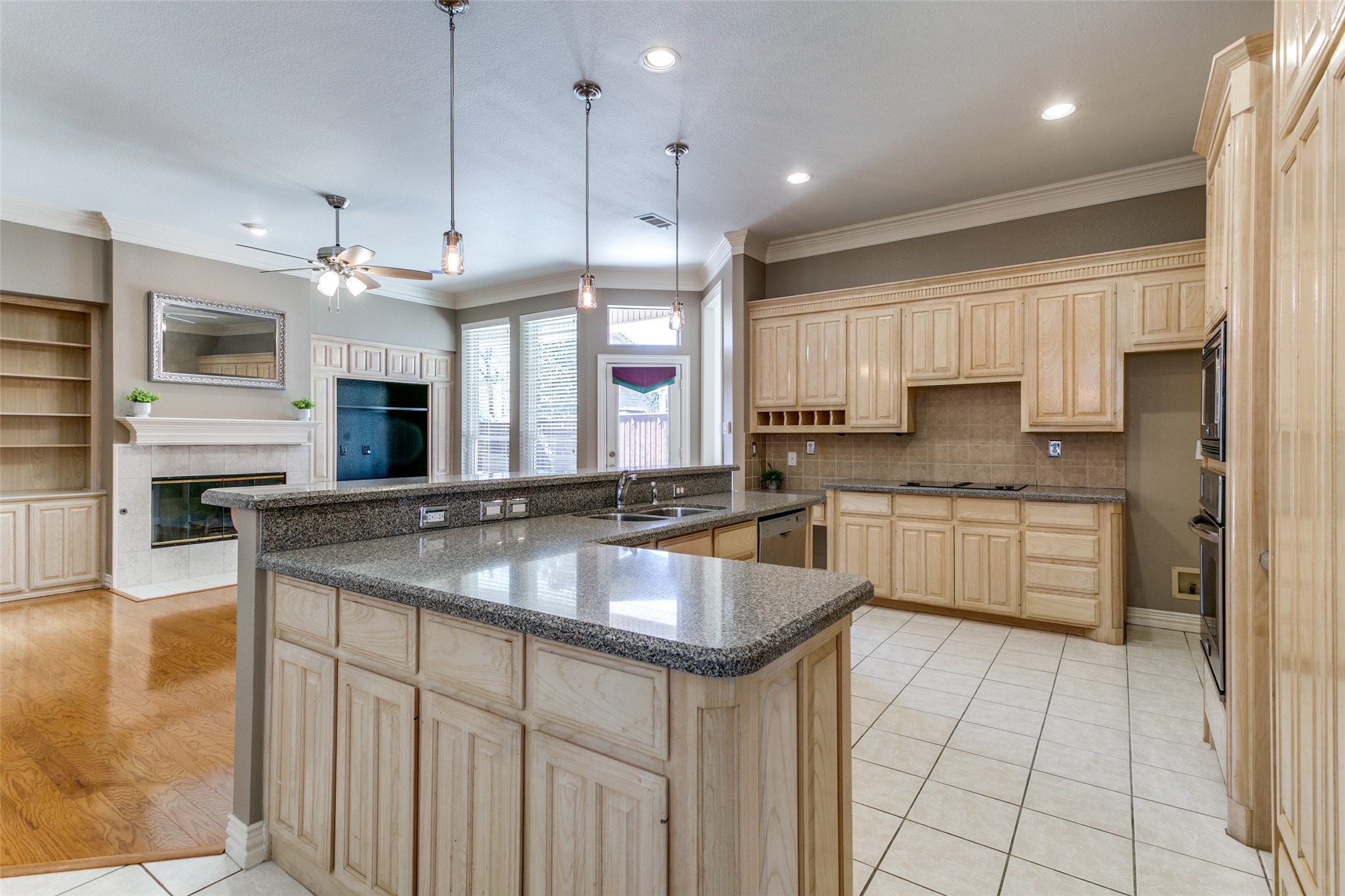2762 Mesquite Lane