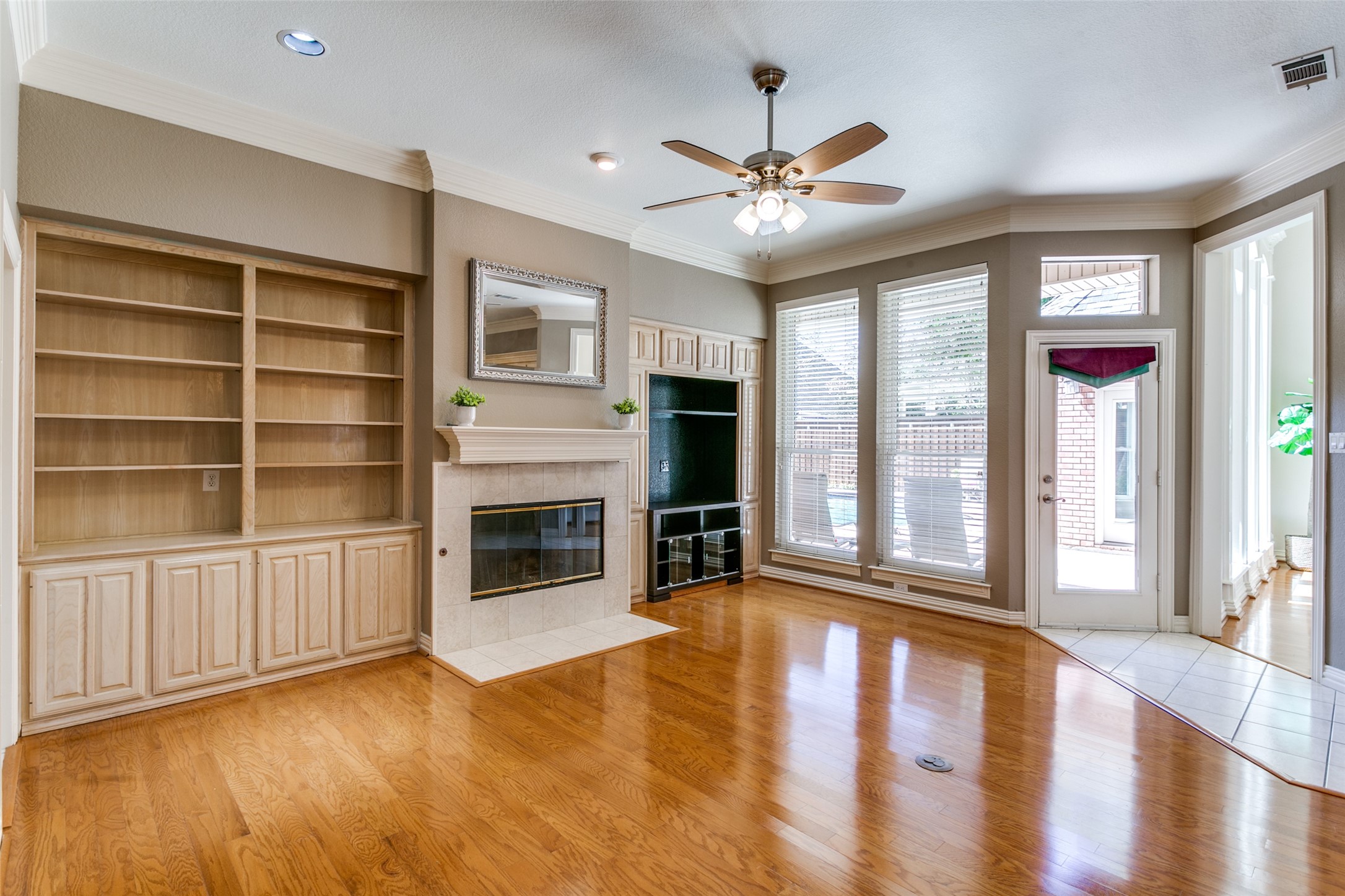 2762 Mesquite Lane