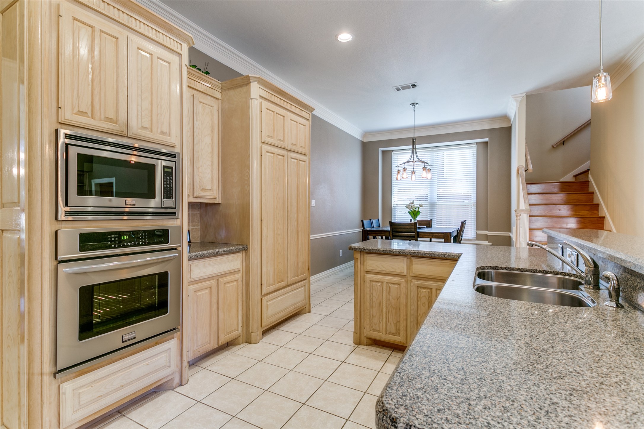 2762 Mesquite Lane
