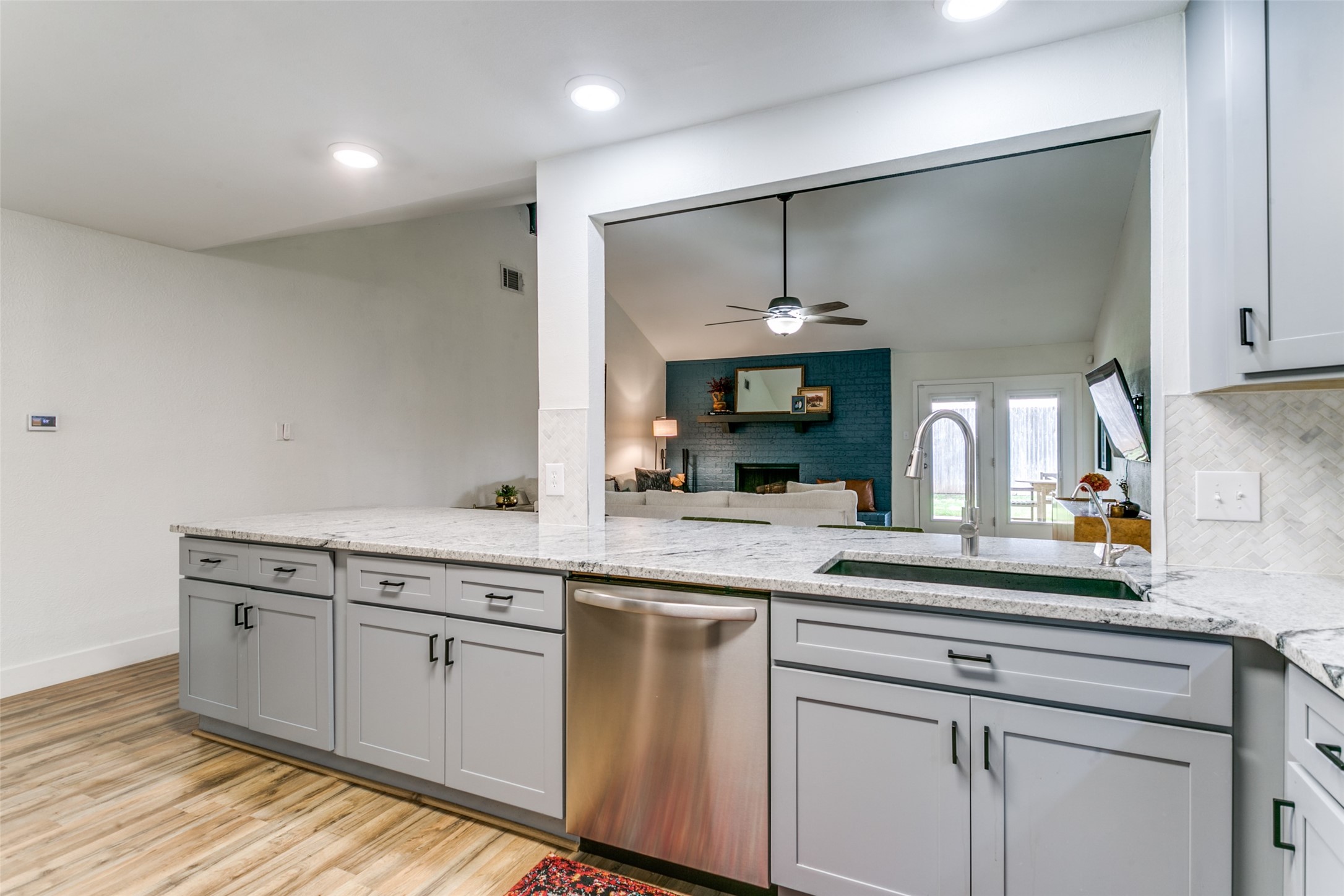 2933 Beachtree Lane