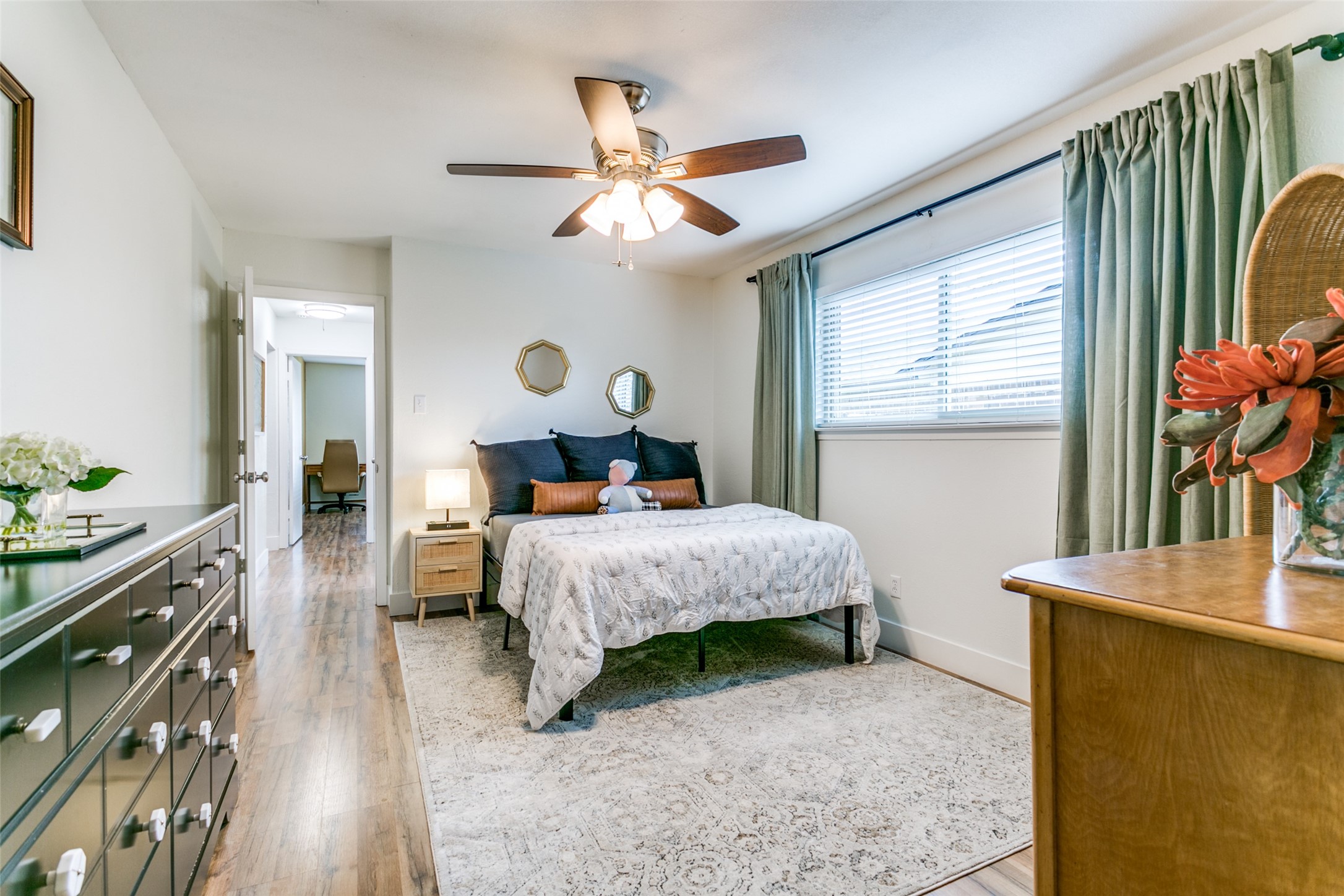 2933 Beachtree Lane