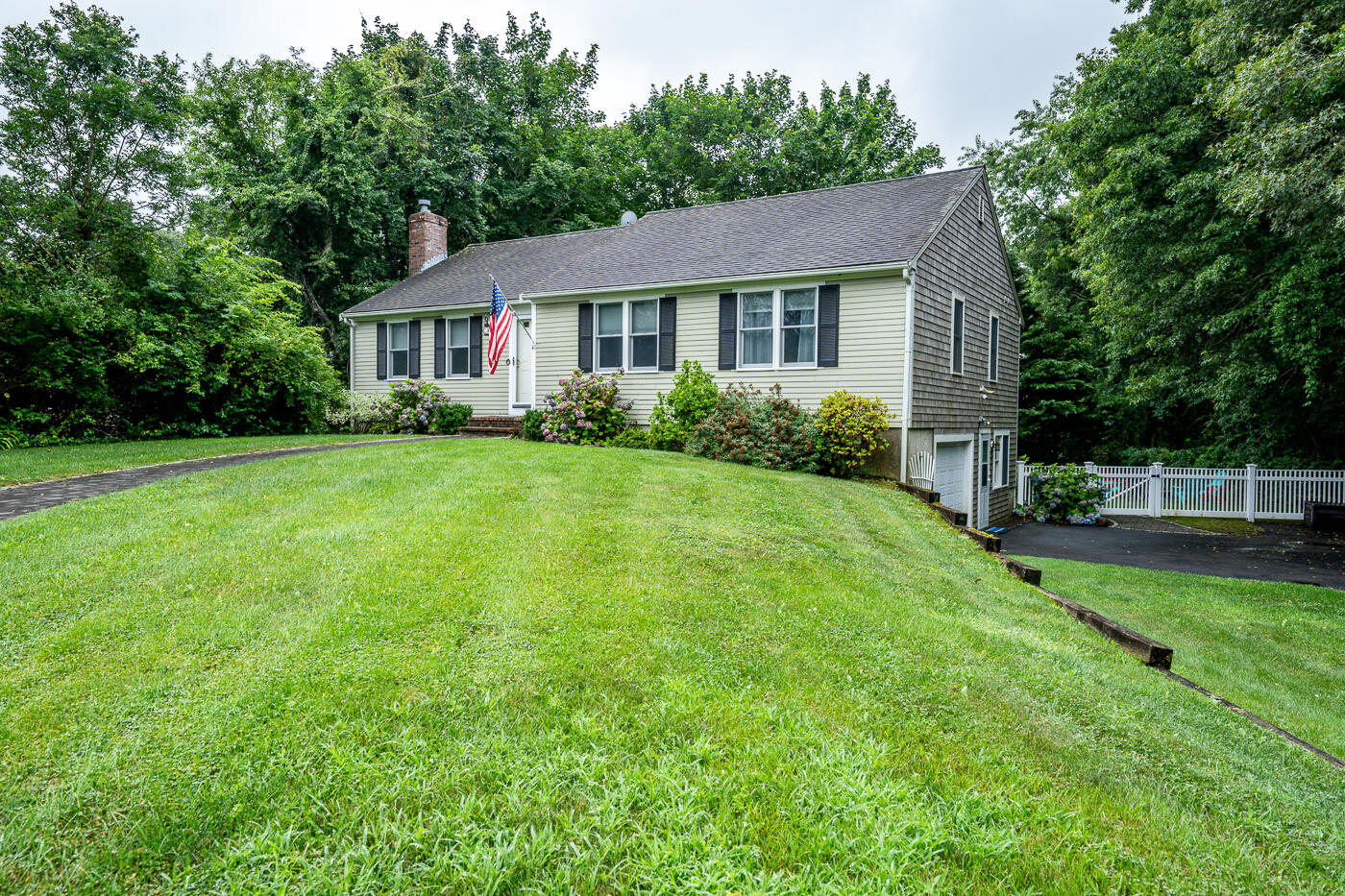 41 Knollwood Drive
