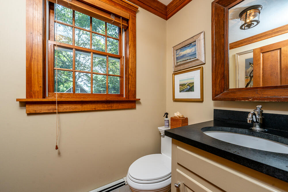 1016 W West Yarmouth Road, Yarmouth Port