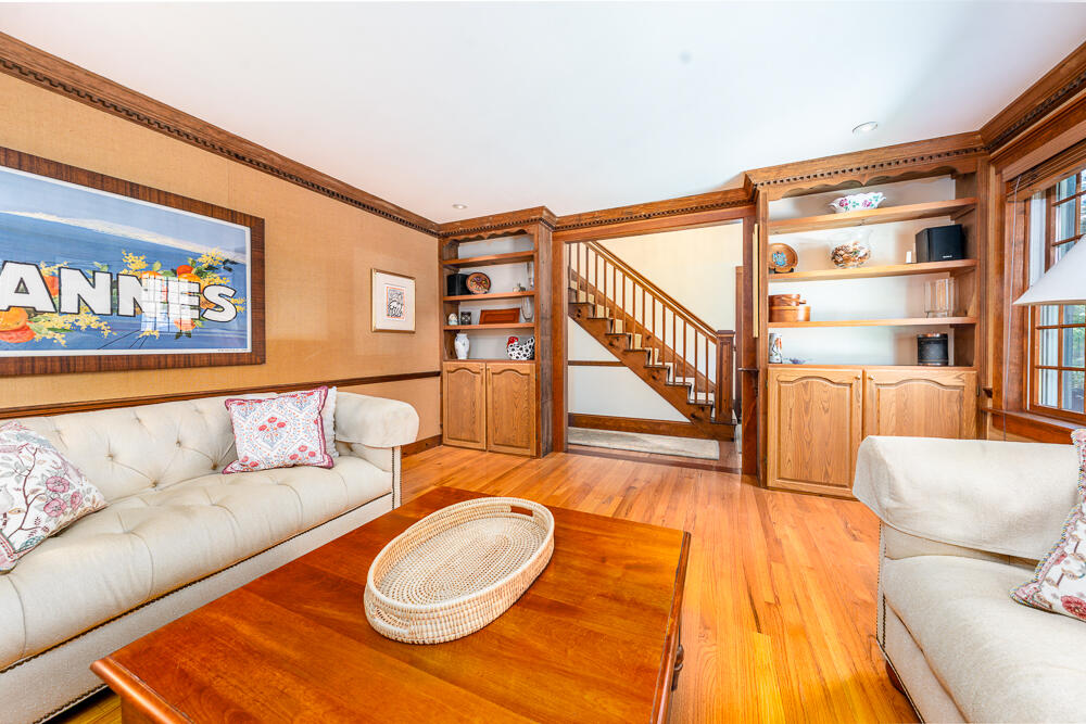 1016 W West Yarmouth Road, Yarmouth Port