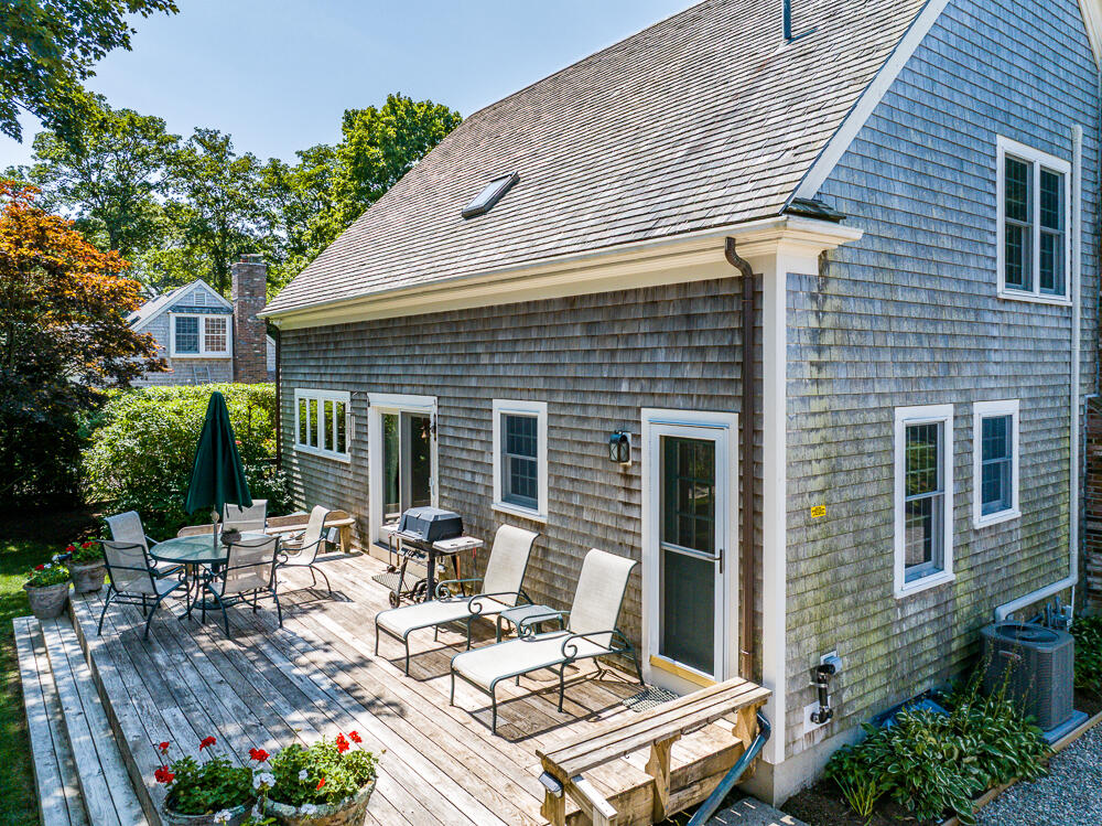 1016 W West Yarmouth Road, Yarmouth Port