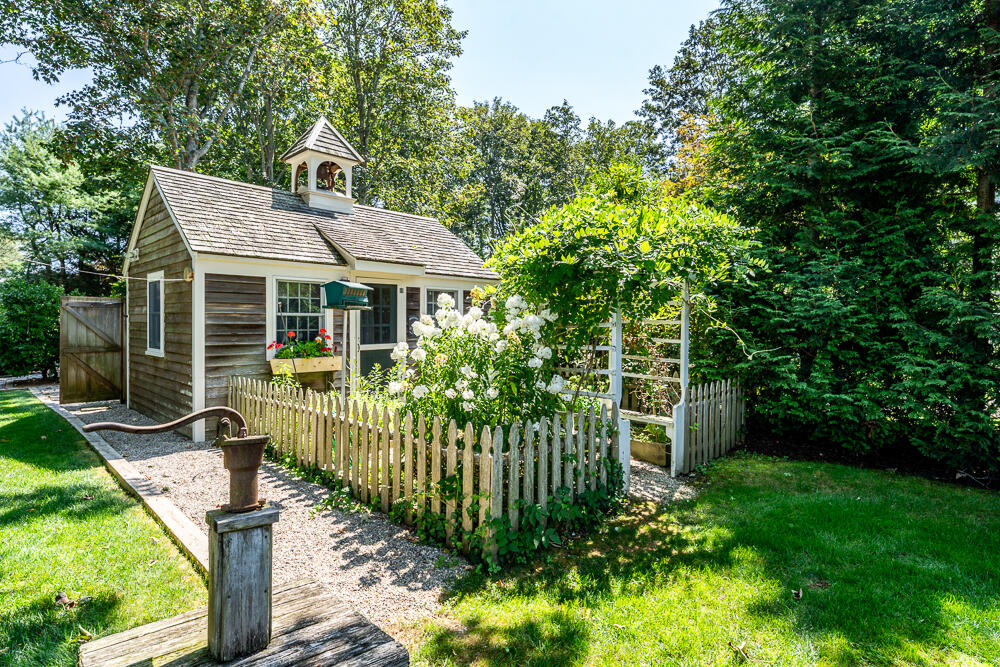 1016 W West Yarmouth Road, Yarmouth Port