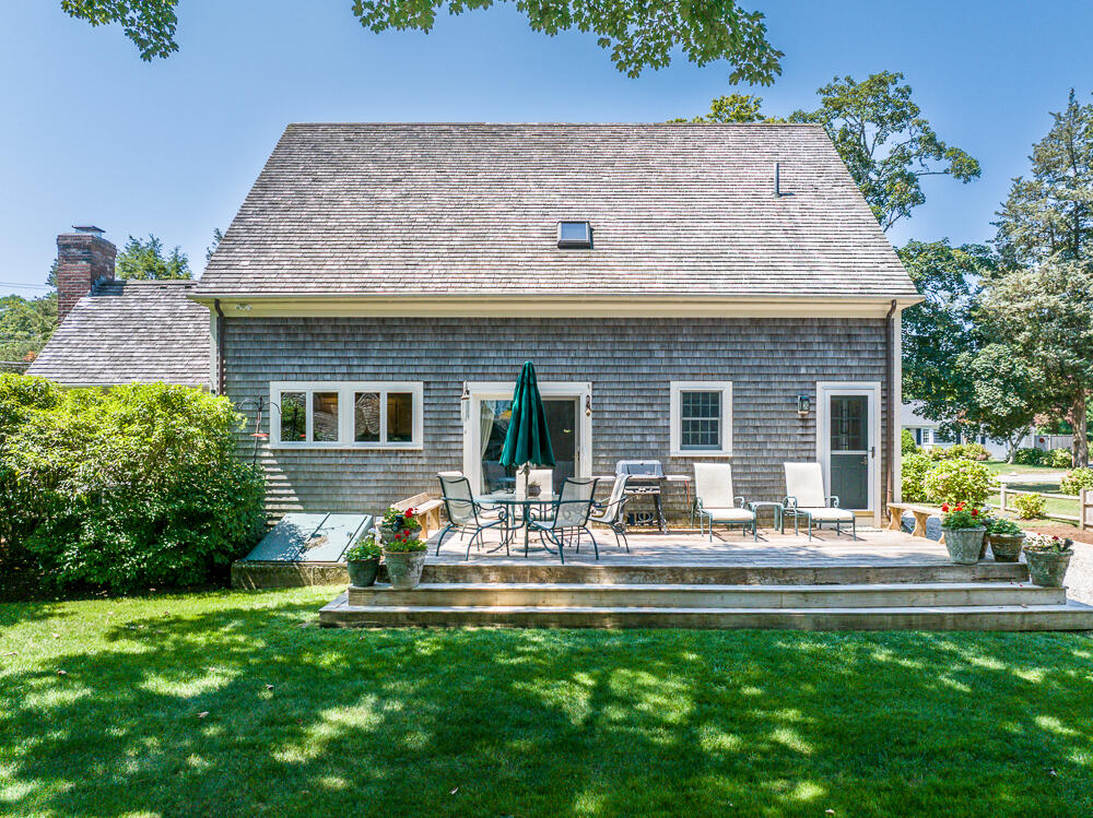 1016 W West Yarmouth Road, Yarmouth Port