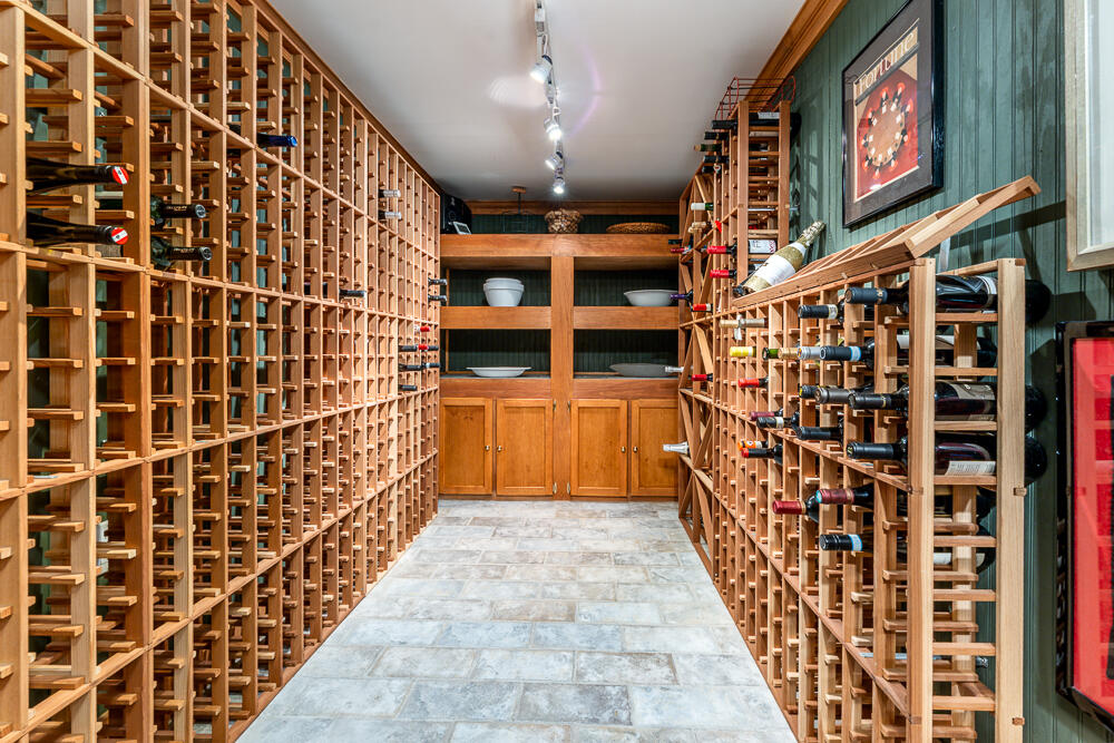 1016 W West Yarmouth Road, Yarmouth Port