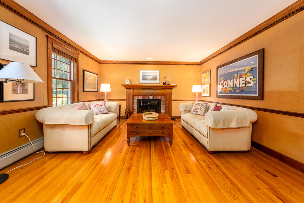 1016 W West Yarmouth Road, Yarmouth Port