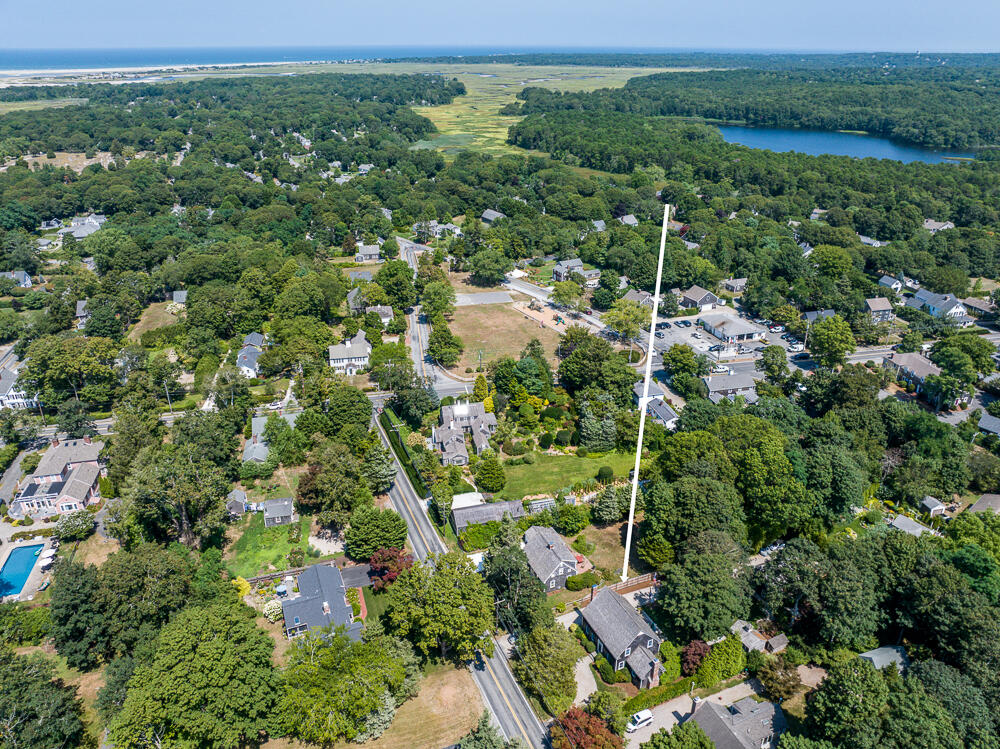 1016 W West Yarmouth Road, Yarmouth Port