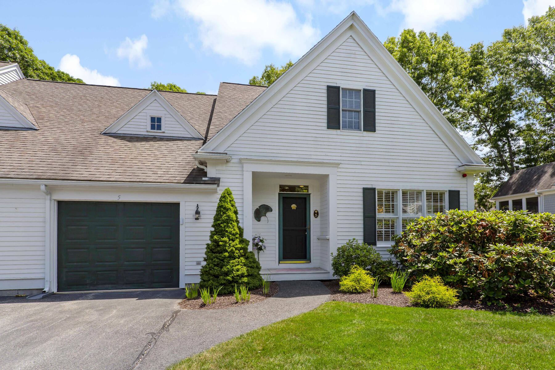 5 Mayfair Court UNIT 5