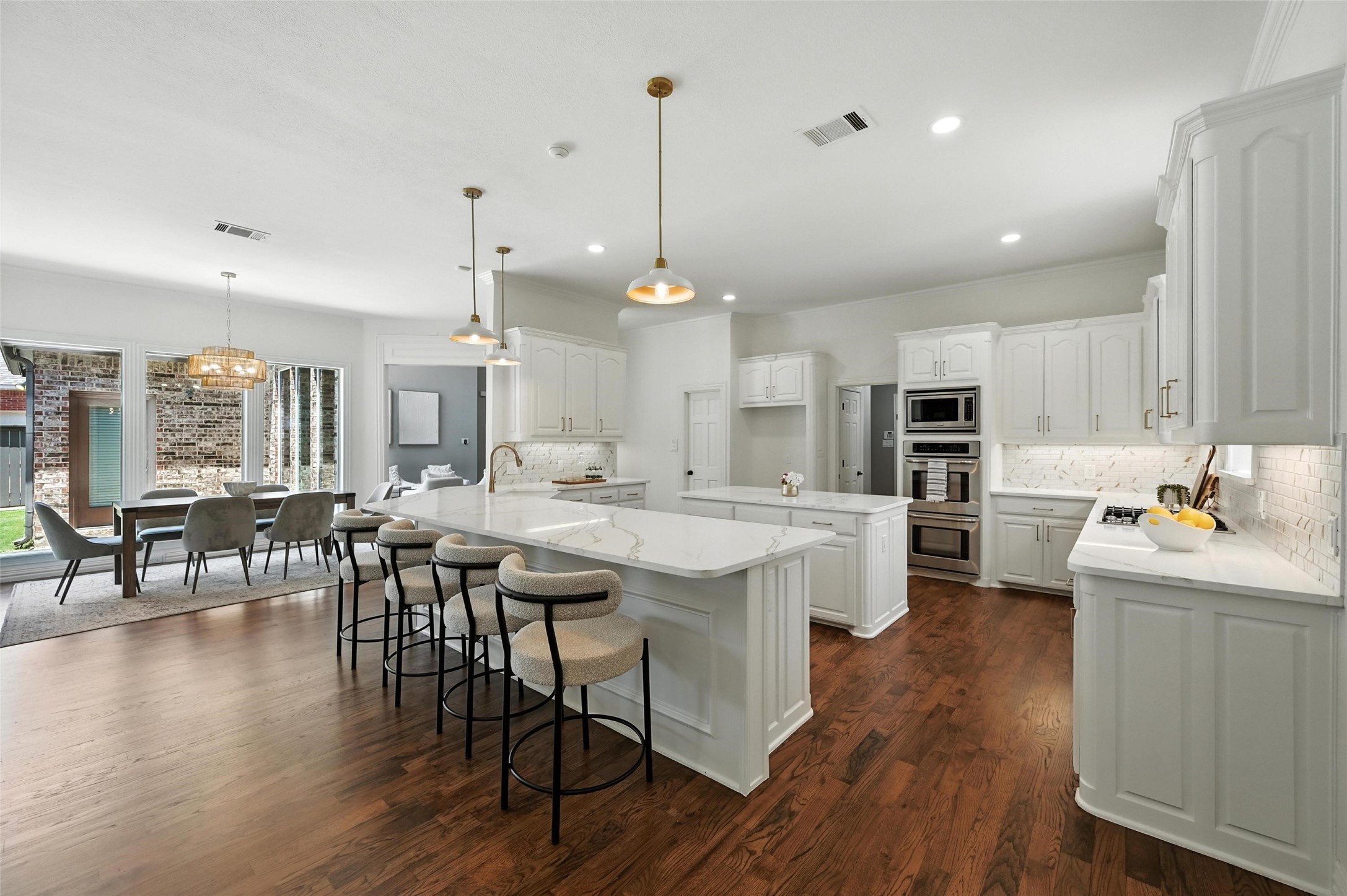350 Silverwood Circle