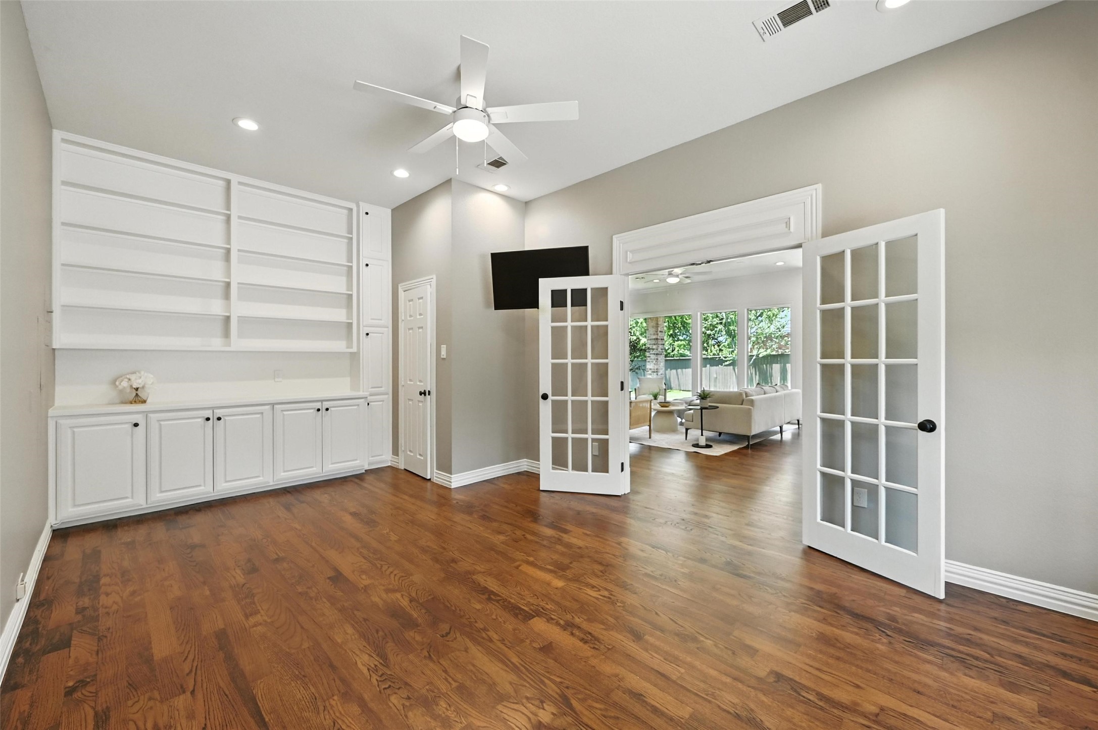 350 Silverwood Circle