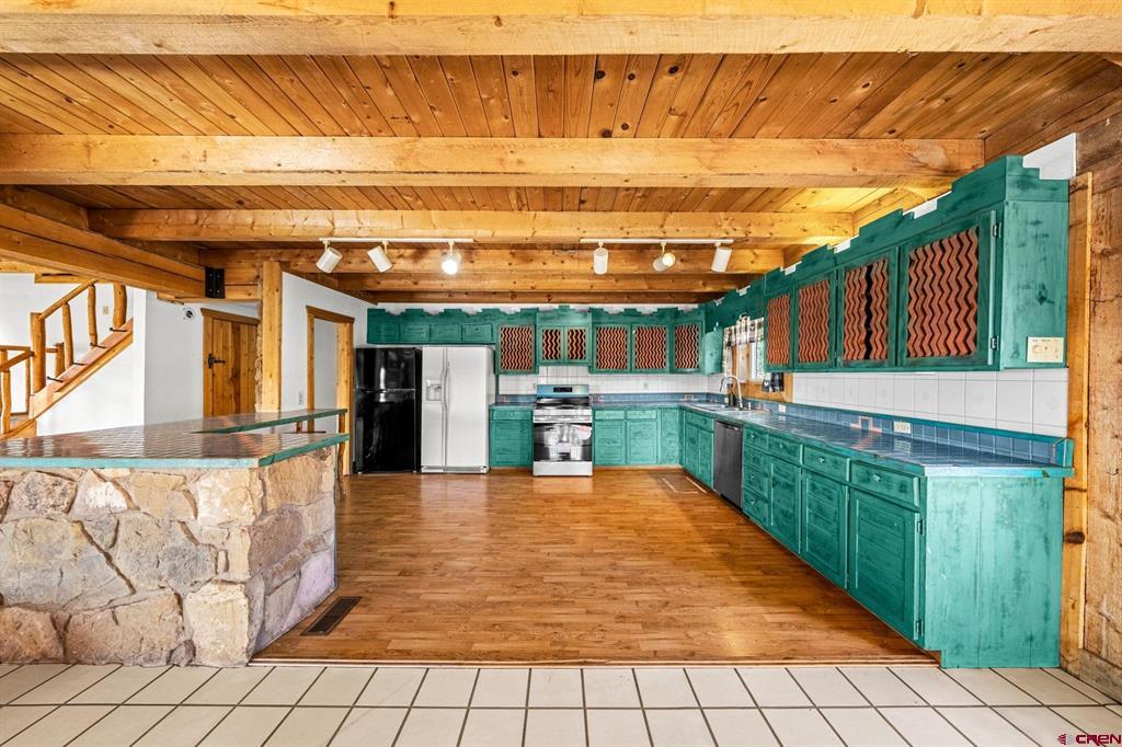529 Rustic Road