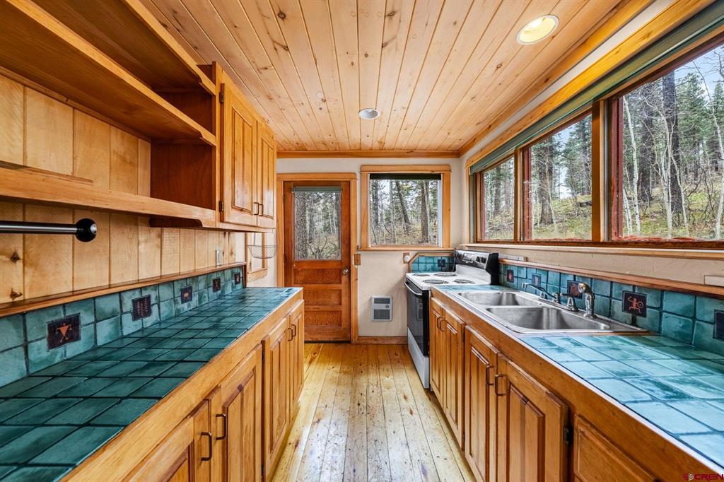 658 Sawmill Road