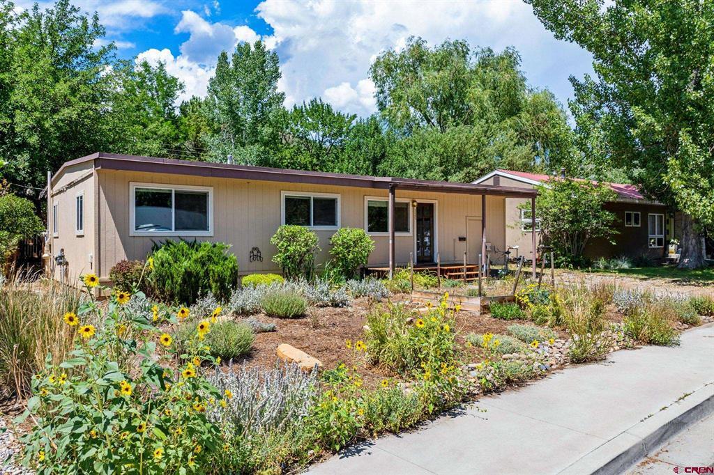 2605 Columbine Drive