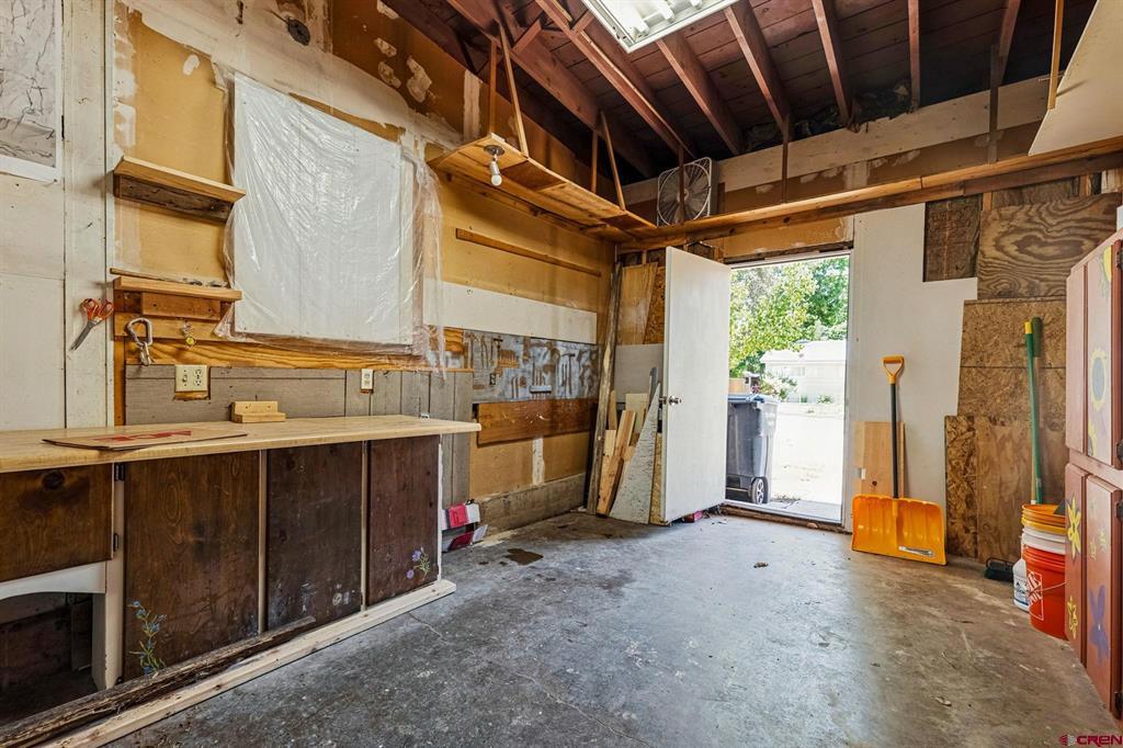 2605 Columbine Drive