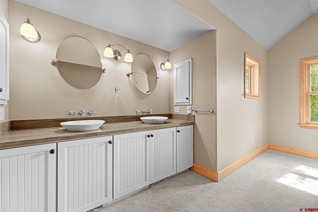 1041 County Road 307