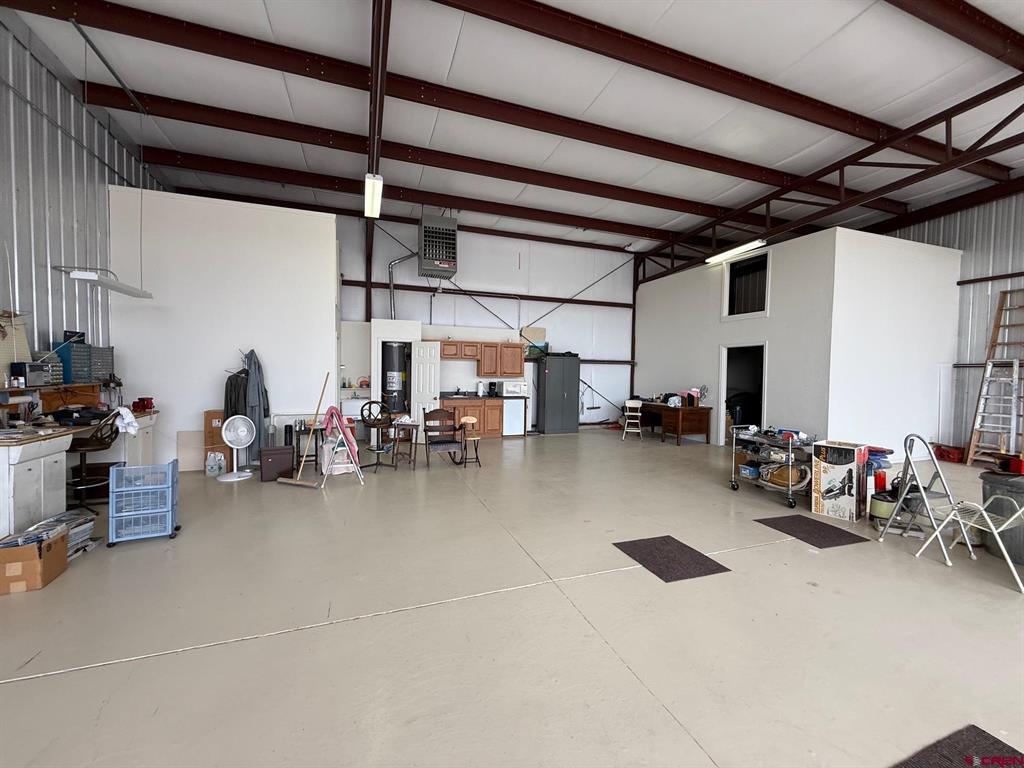 1300 Airport - Taxiway 1 Unit: Hangar DA-2