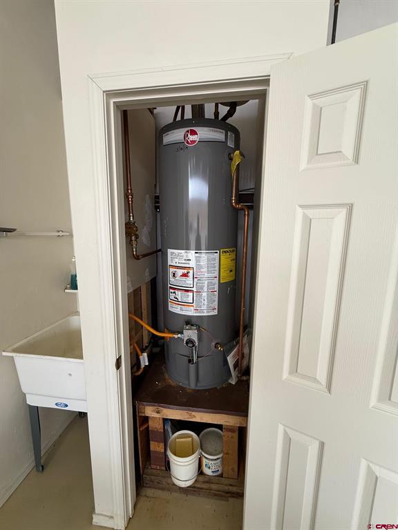 1300 Airport - Taxiway 1 Unit: Hangar DA-2