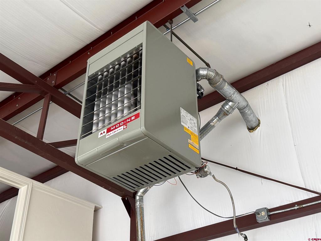 1300 Airport - Taxiway 1 Unit: Hangar DA-2