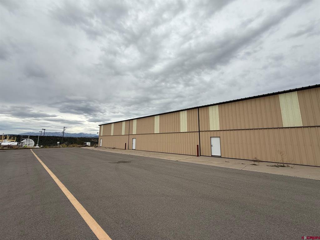 1300 Airport - Taxiway 1 Unit: Hangar DA-2