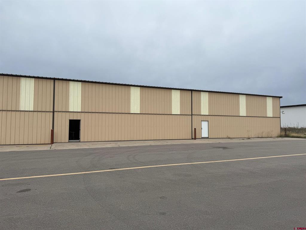 1300 Airport - Taxiway 1 Unit: Hangar DA-2