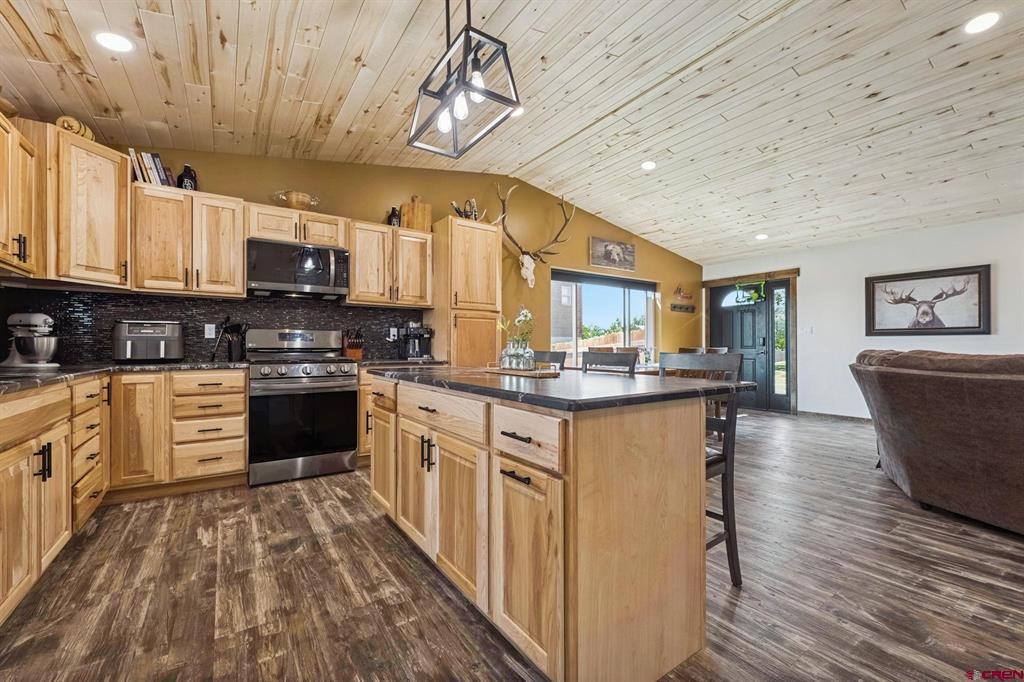 520 Hickory Ridge