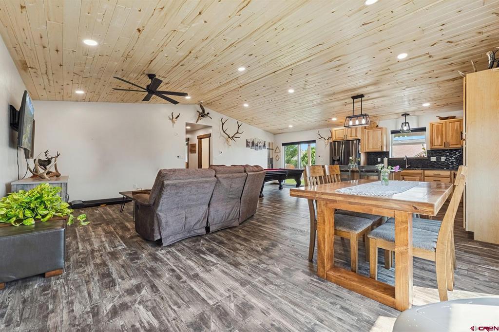 520 Hickory Ridge