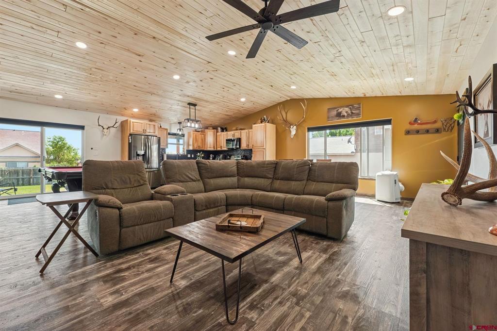 520 Hickory Ridge
