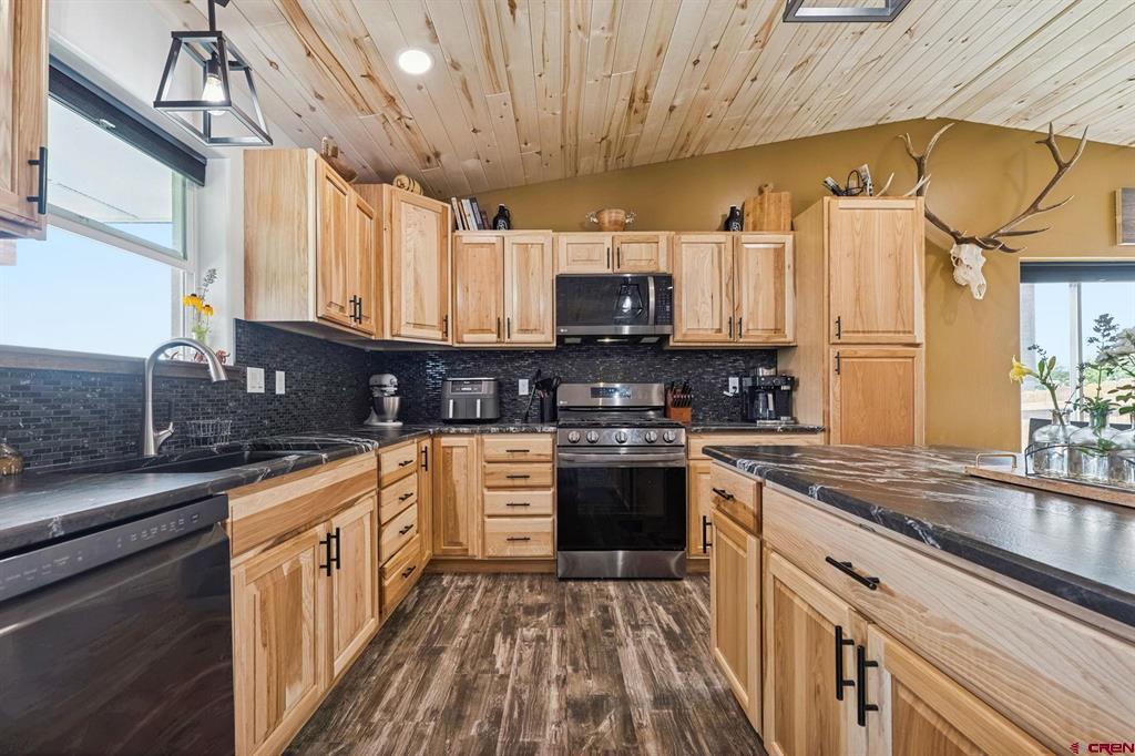 520 Hickory Ridge