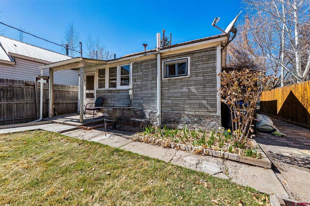 834 E 4th Avenue