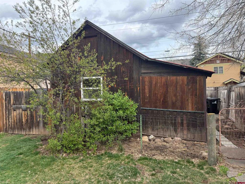 834 E 4th Avenue