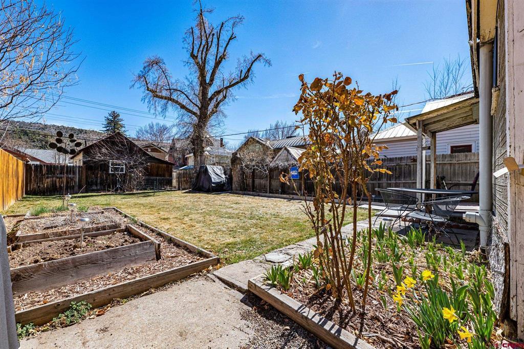834 E 4th Avenue
