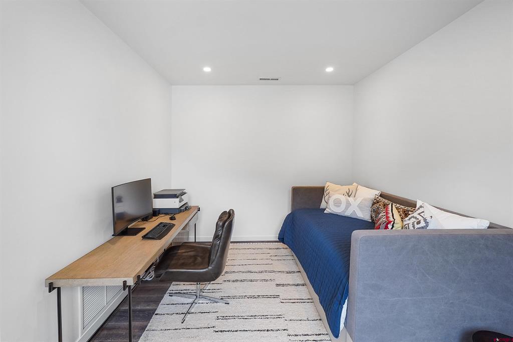 239 Rock Point Drive Unit: B