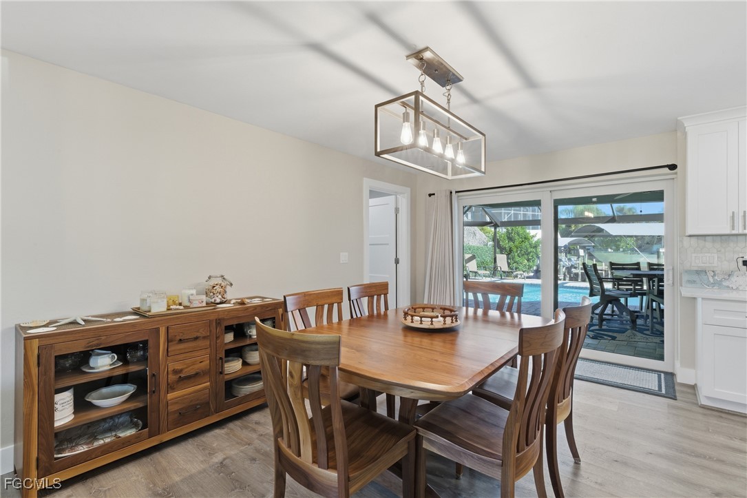6807 Azalea LN