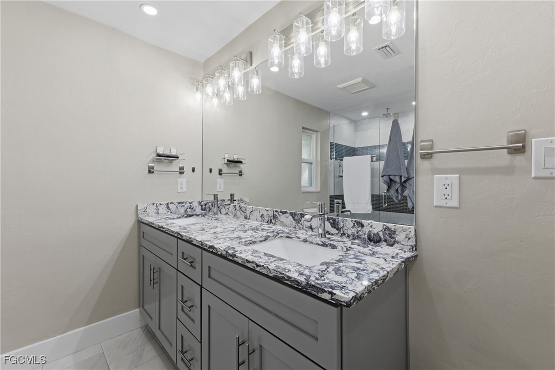 6807 Azalea LN