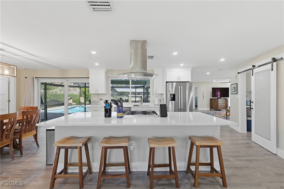 6807 Azalea LN