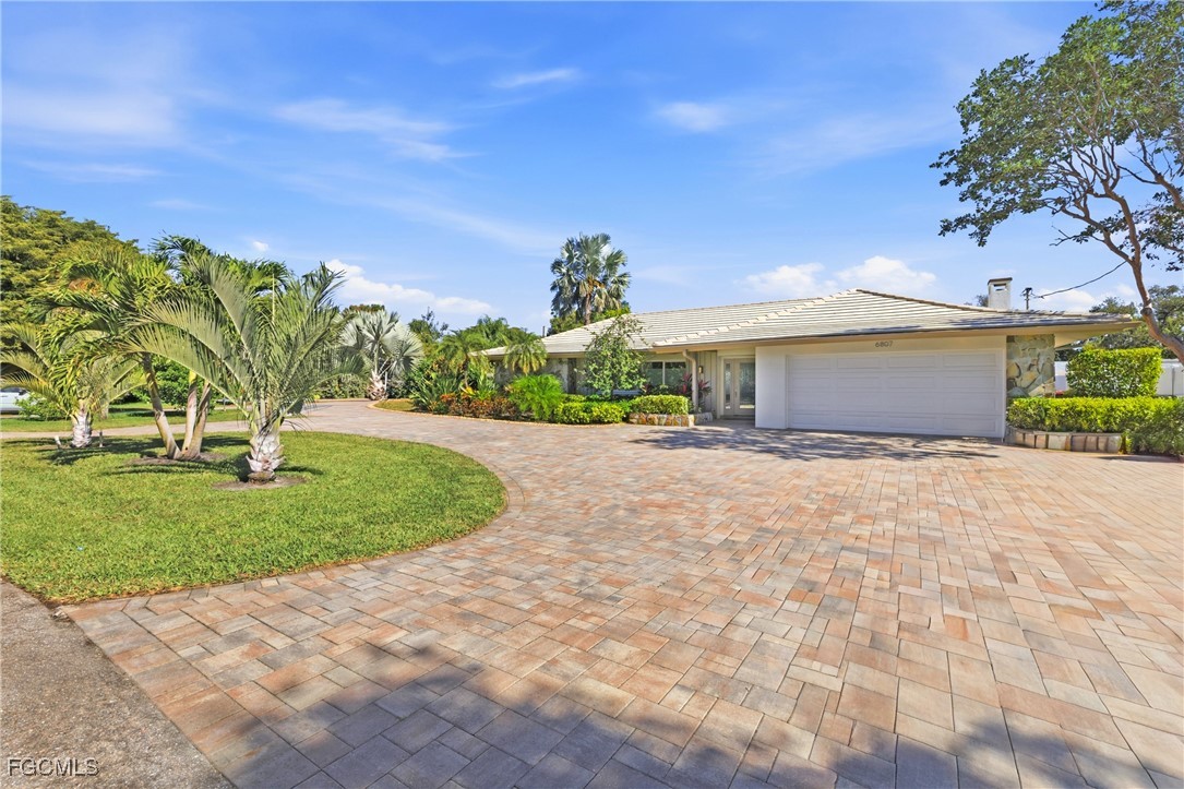 6807 Azalea LN