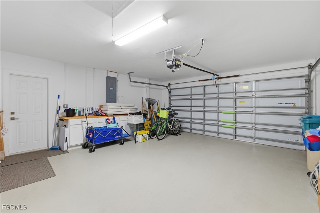 6807 Azalea LN