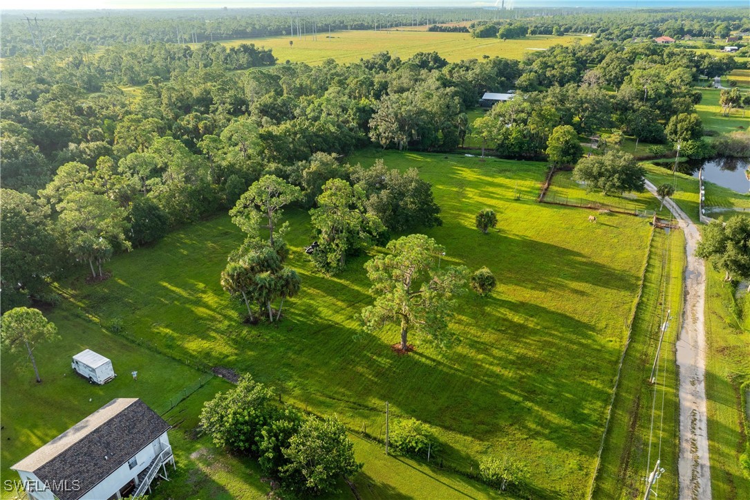 11211 Lazy Acres LN